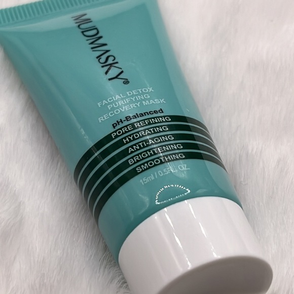 3/$15 Mudmasky Facial Detox Purifying Recovery Mask Mini - Picture 2 of 4